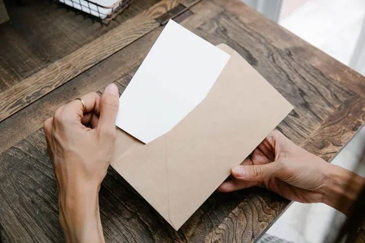 Ouverture d'un courrier administratif